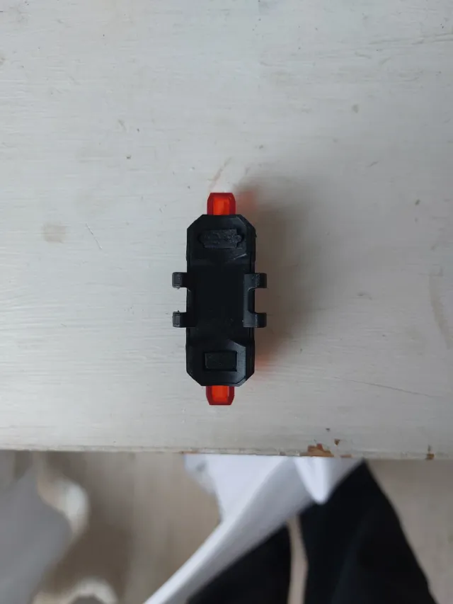 Luz trasera roja para bicicleta