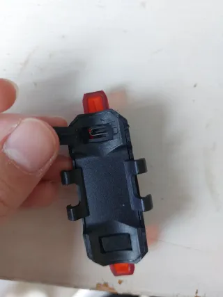 Luz trasera roja para bicicleta