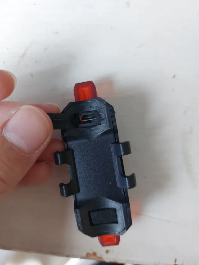 Luz trasera roja para bicicleta