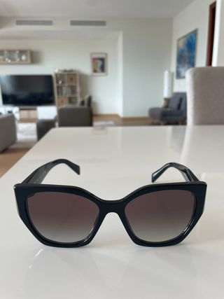 Gafas de sol Prada negras originales