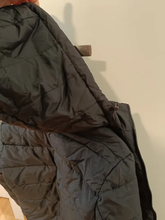 Plumas ligero mujer Myprotein negro.