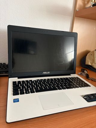 Portátil ASUS Blanco y Negro