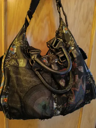Bolso Desigual Negro Multicolor.
