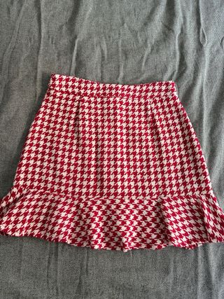 Falda pata de gallo roja y blanca