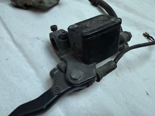 Maneta Derecha + Pinza Brembo + Latiguillo Majesty