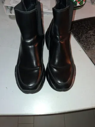 Stivaletti Zara Pelle neri