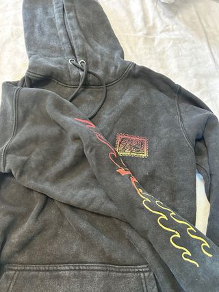 Sudadera Rusty Negra Desgastada