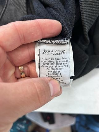 Sudadera Rusty Negra Desgastada