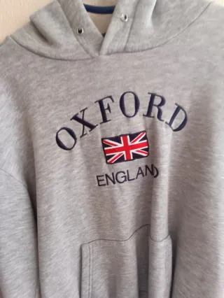 Sudadera Oxford gris con capucha