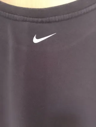 Jersey Nike Negro con Logo Multicolor