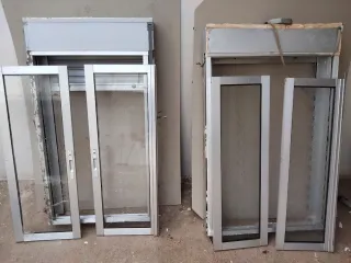 Ventana corredera blanca y también en color gris