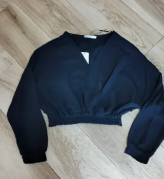 Crop top nero manica lunga