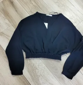 Crop top nero manica lunga