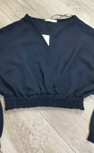 Crop top nero manica lunga