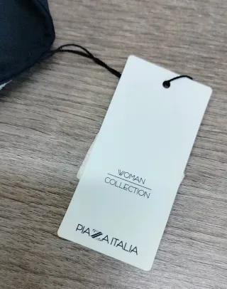 Crop top nero manica lunga