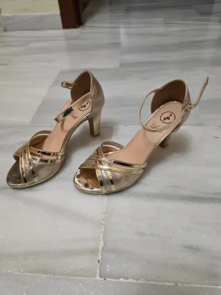 Zapatos de tacón Laik dorados T.37