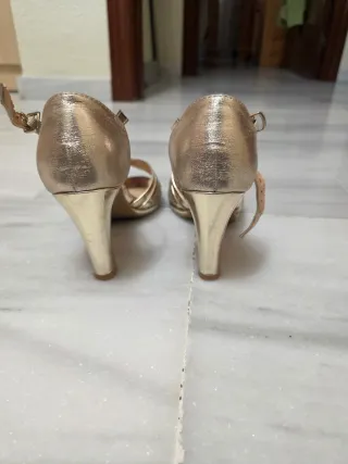 Zapatos de tacón Laik dorados T.37
