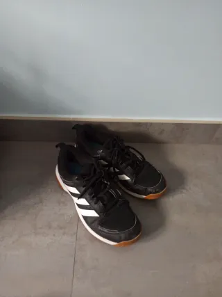 Zapatillas Adidas Negras Blancas.
