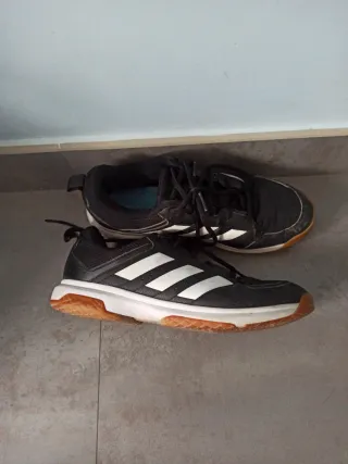 Zapatillas Adidas Negras Blancas.