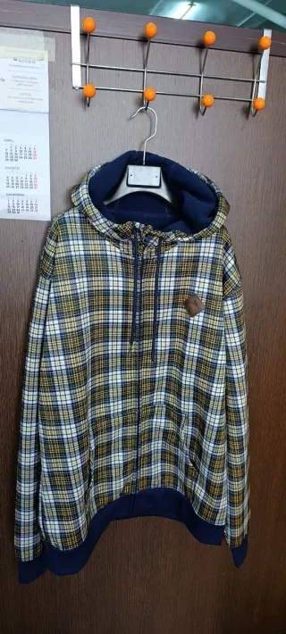 Lote Chaquetas y Sudadera a Cuadros