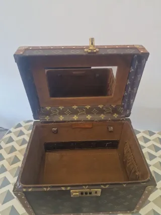 Neceser Louis Vuitton Marrón y Dorado