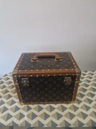 Neceser Louis Vuitton Marrón y Dorado