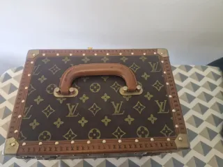 Neceser Louis Vuitton Marrón y Dorado