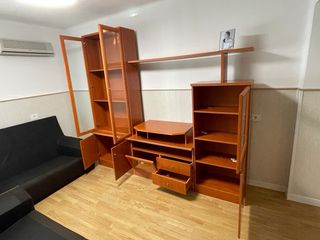 Mueble de salón madera y cristal