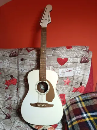 Guitarra Fender Malibu Player Artic Gold