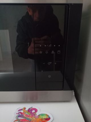 Microondas AEG de Acero Inoxidable (60x40 cm)