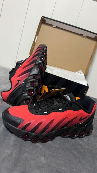 Nike DN8 Talla 42.5 Nuevas