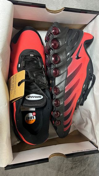 Nike DN8 Talla 42.5 Nuevas