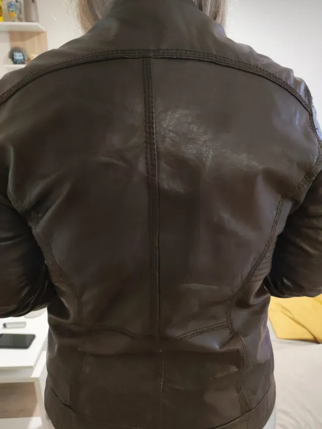 Chaqueta de hombre de piel 100% caprina marrón