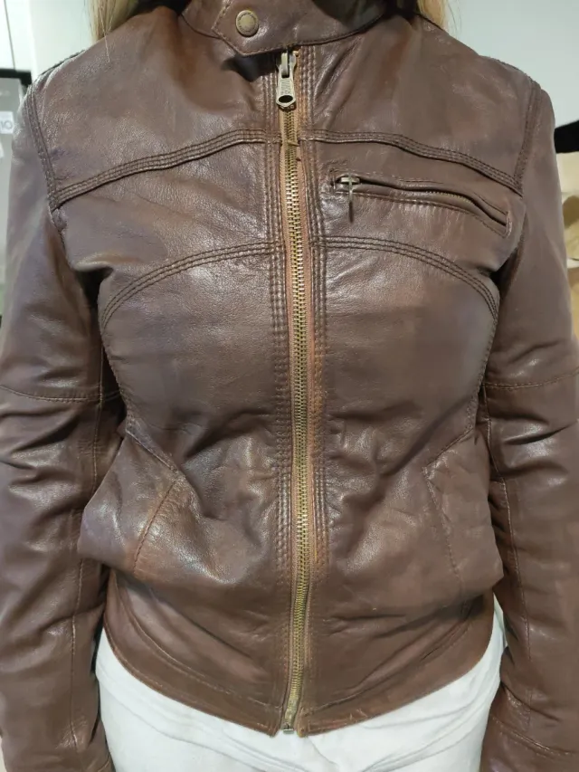 Chaqueta de hombre de piel 100% caprina marrón