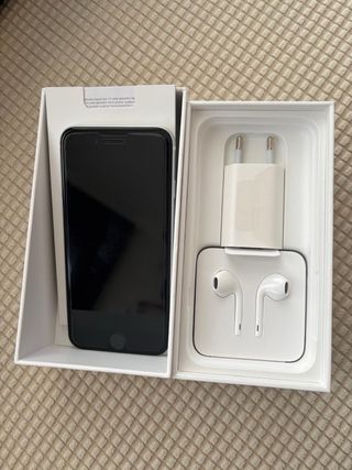 iPhone SE (2020) blanco/plata