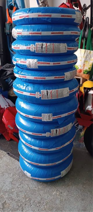 Montaje neumáticos moto