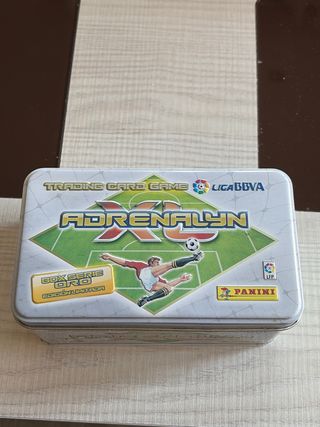 Caja Metálica Adrenalyn XL + Cromos