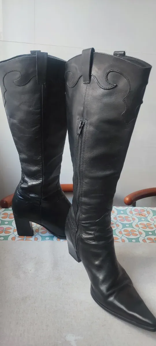 Botas de piel negras altas