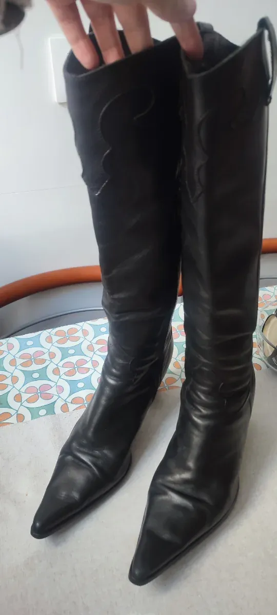 Botas de piel negras altas