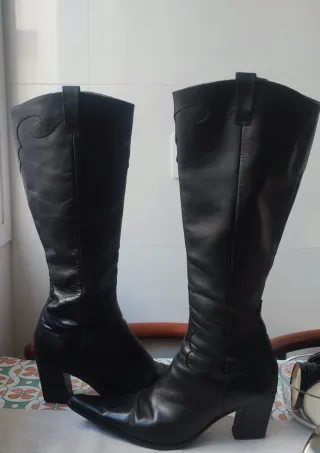 Botas de piel negras altas
