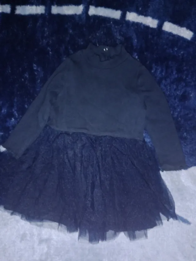 Vestido negro con tul