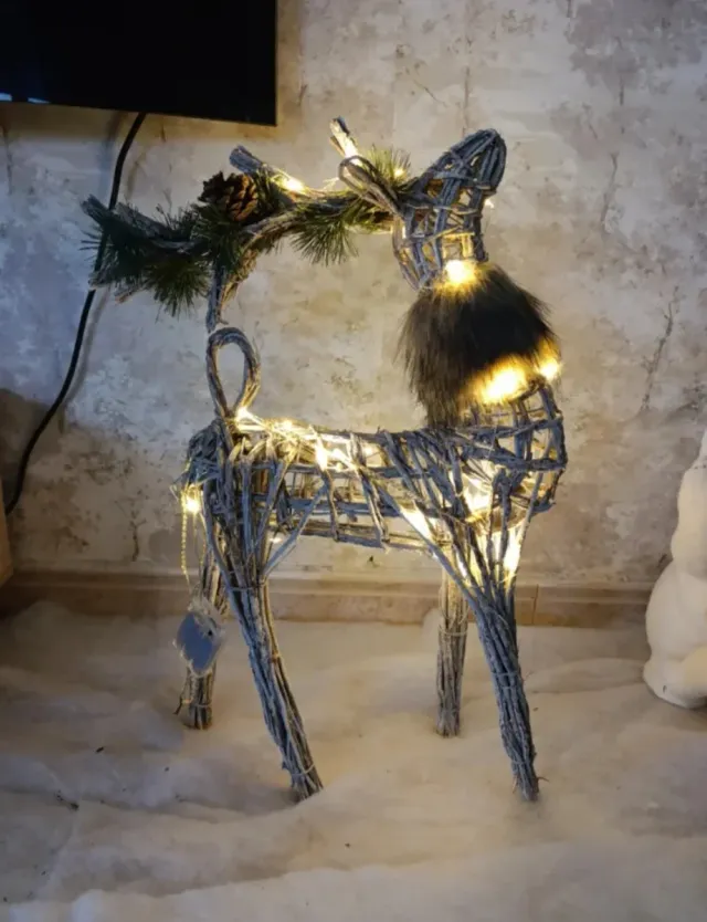 Rinoceronte de ramos com luzes LED