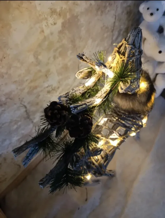 Rinoceronte de ramos com luzes LED