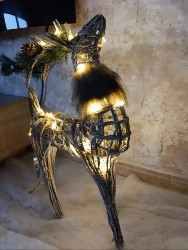 Rinoceronte de ramos com luzes LED