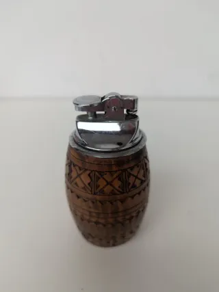 Accendino da tavolo in legno