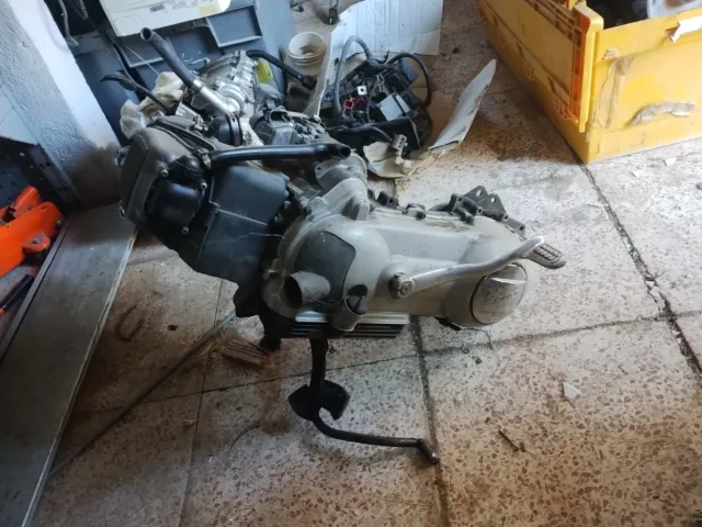 Motor Vespa ET4 125cc