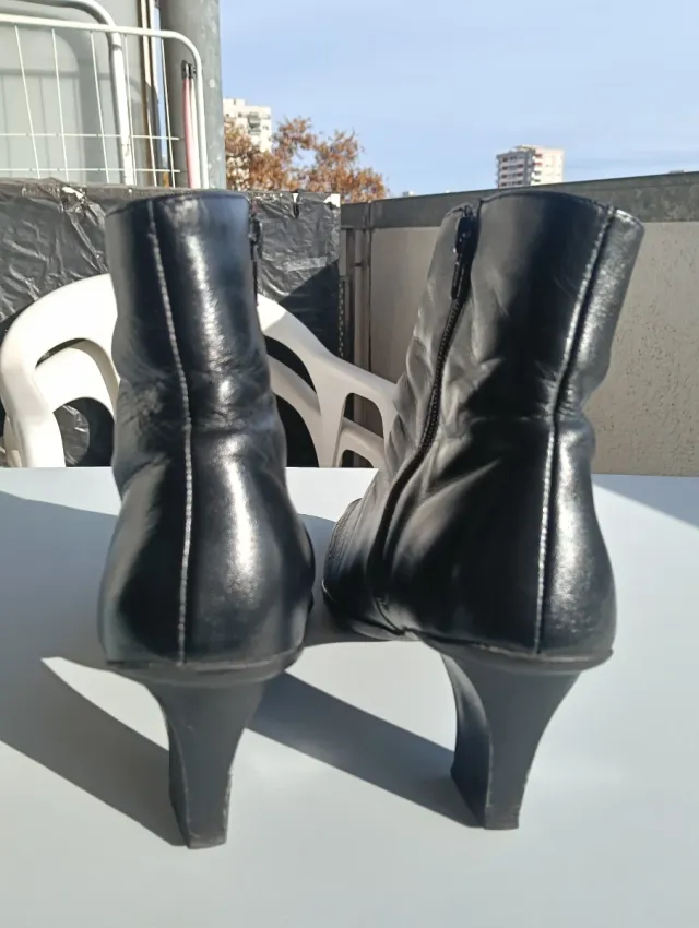 Botines Natalia Blanco Negros Tacón