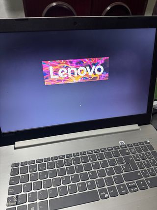 Portatil  17" i5 8GB/128GB Lenovo Grafica AMD