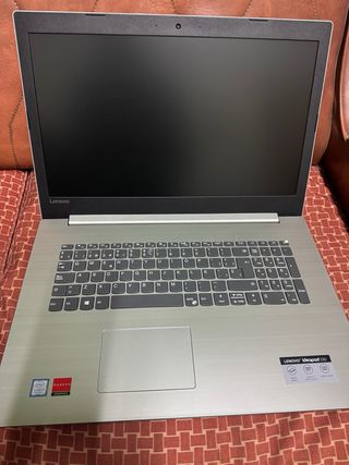 Portatil  17" i5 8GB/128GB Lenovo Grafica AMD