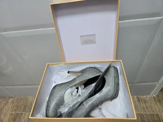 Stiletto brillo de firma